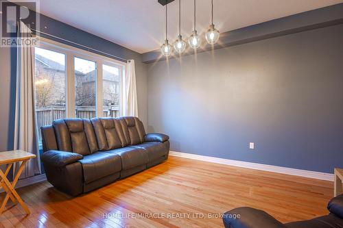 116 Amaranth Crescent, Brampton, ON - Indoor Photo Showing Living Room