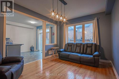 116 Amaranth Crescent, Brampton, ON - Indoor Photo Showing Living Room