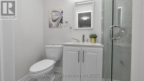 16 Drake Boulevard, Brampton, ON - Indoor Photo Showing Bathroom