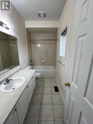 Upper - 9 Denim Drive, Brampton, ON - Indoor Photo Showing Bathroom