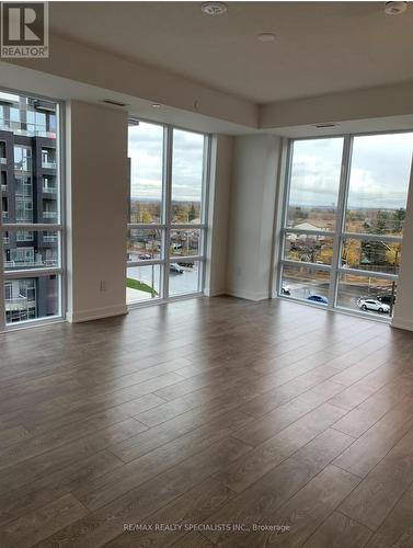 617 - 225 Malta Avenue, Brampton, ON - Indoor Photo Showing Living Room