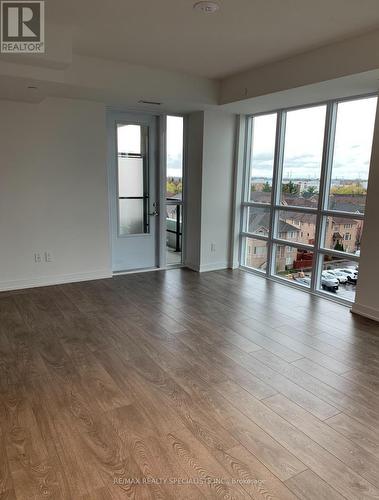 617 - 225 Malta Avenue, Brampton, ON - Indoor Photo Showing Living Room