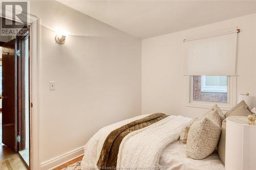 7026 Wyandotte Street East, Windsor, ON - Indoor Photo Showing Bedroom