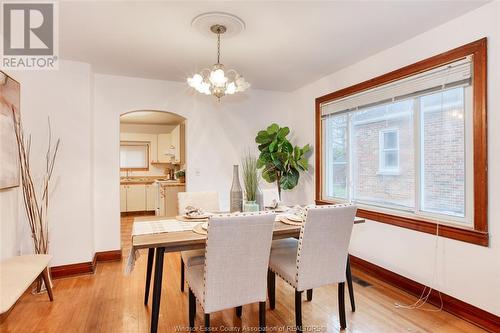 7026 Wyandotte Street East, Windsor, ON - Indoor Photo Showing Dining Room