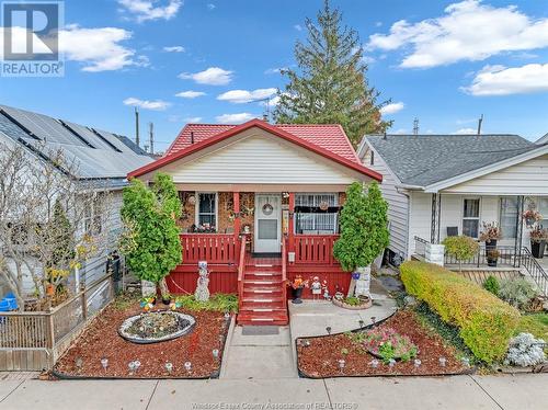 1054 Oak Street, Windsor, ON - Outdoor With Deck Patio Veranda