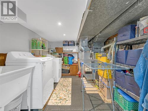 1054 Oak Street, Windsor, ON - Indoor Photo Showing Laundry Room