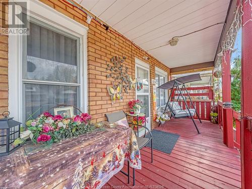 1054 Oak Street, Windsor, ON - Outdoor With Deck Patio Veranda With Exterior