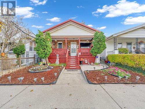 1054 Oak Street, Windsor, ON - Outdoor With Deck Patio Veranda