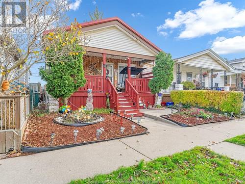 1054 Oak Street, Windsor, ON - Outdoor With Deck Patio Veranda