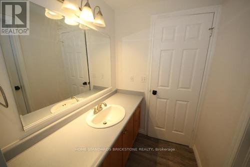 123 Kerwood Drive, Cambridge, ON - Indoor Photo Showing Bathroom