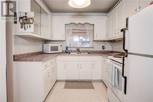 1261 Will Street, Greater Sudbury, ON - Indoor Photo Showing Kitchen With Double Sink