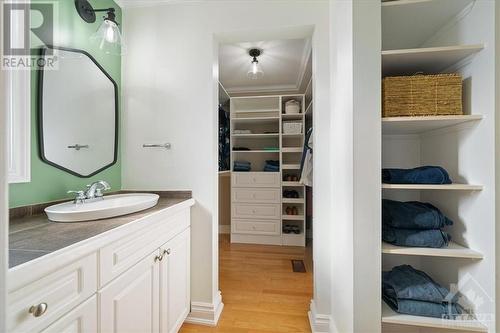 370 Duvernay Drive, Orleans - Cumberland And Area (1104 - Queenswood Heights South), ON - Indoor Photo Showing Bathroom