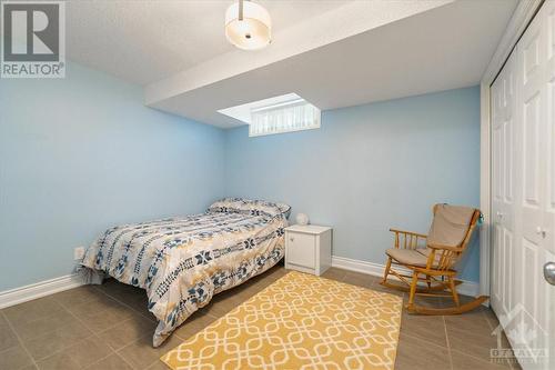 370 Duvernay Drive, Orleans - Cumberland And Area (1104 - Queenswood Heights South), ON - Indoor Photo Showing Bedroom