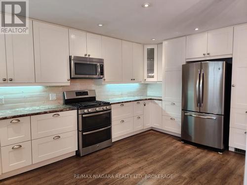 10 - 6910 Kalar Road E, Niagara Falls (218 - West Wood), ON - Indoor Photo Showing Kitchen