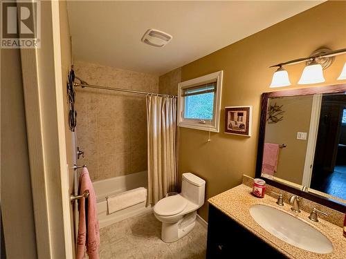 22 Rio Road, Sudbury, ON - Indoor Photo Showing Bathroom