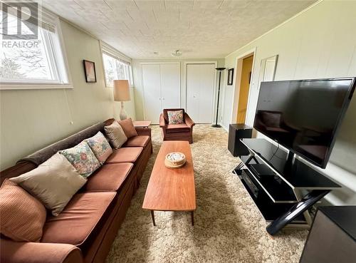 22 Rio Road, Sudbury, ON - Indoor Photo Showing Living Room