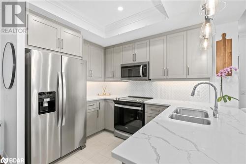 1880 Gordon Street Unit# 801, Guelph, ON - Indoor Photo Showing Kitchen With Stainless Steel Kitchen With Double Sink With Upgraded Kitchen