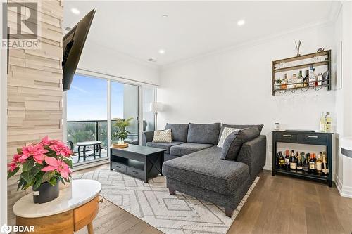 1880 Gordon Street Unit# 801, Guelph, ON - Indoor Photo Showing Living Room