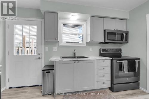 Very functional kitchen! - 1315 Jalna Boulevard, London, ON - Indoor Photo Showing Kitchen