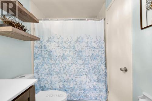 Main Bathroom - 1315 Jalna Boulevard, London, ON - Indoor Photo Showing Bathroom