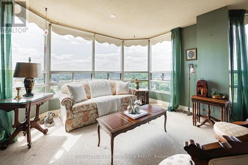 1109 - 320 Mill Street S, Brampton, ON - Indoor Photo Showing Living Room