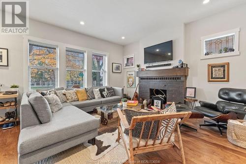 1379 Victoria Avenue, Windsor, ON - Indoor Photo Showing Living Room With Fireplace