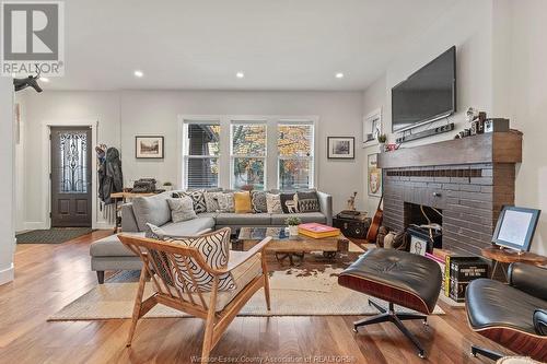 1379 Victoria Avenue, Windsor, ON - Indoor Photo Showing Living Room With Fireplace