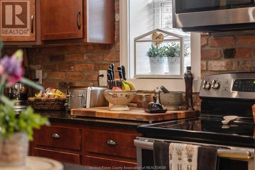 1379 Victoria Avenue, Windsor, ON - Indoor Photo Showing Kitchen