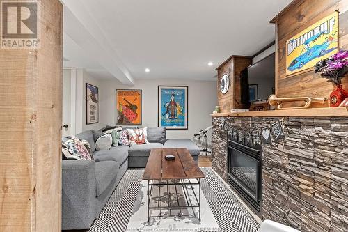 1379 Victoria Avenue, Windsor, ON - Indoor Photo Showing Living Room With Fireplace