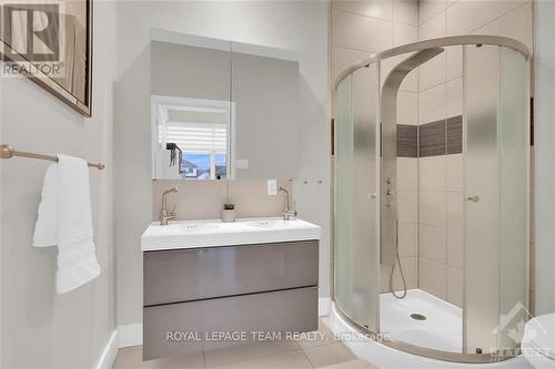 430 Lockmaster Crescent, Ottawa, ON - Indoor Photo Showing Bathroom