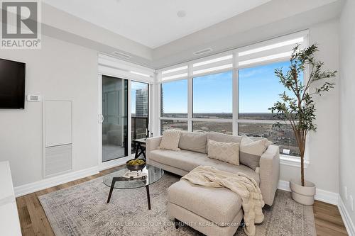 1908 - 9075 Jane Street, Vaughan, ON - Indoor Photo Showing Living Room