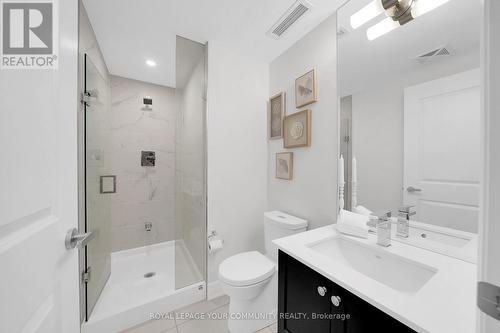 1908 - 9075 Jane Street, Vaughan, ON - Indoor Photo Showing Bathroom