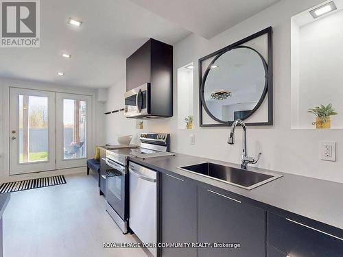 147 Lebovic Campus Drive, Vaughan, ON - Indoor Photo Showing Kitchen