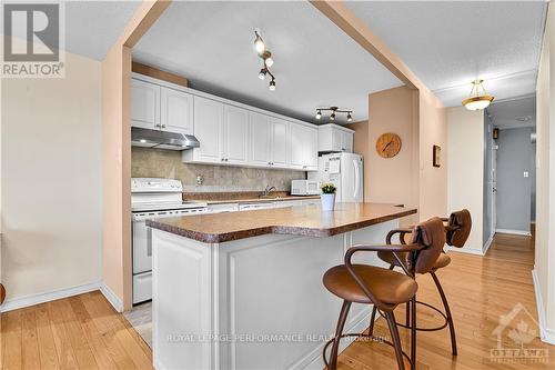 2604 - 1785 Frobisher Lane, Ottawa, ON - Indoor Photo Showing Kitchen