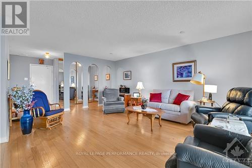 2604 - 1785 Frobisher Lane, Ottawa, ON - Indoor Photo Showing Living Room