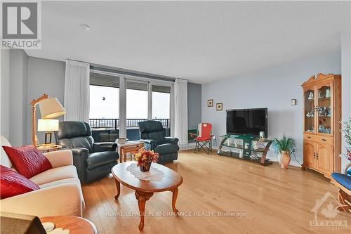 2604 - 1785 Frobisher Lane, Ottawa, ON - Indoor Photo Showing Living Room