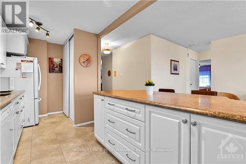 2604 - 1785 Frobisher Lane, Ottawa, ON - Indoor Photo Showing Kitchen