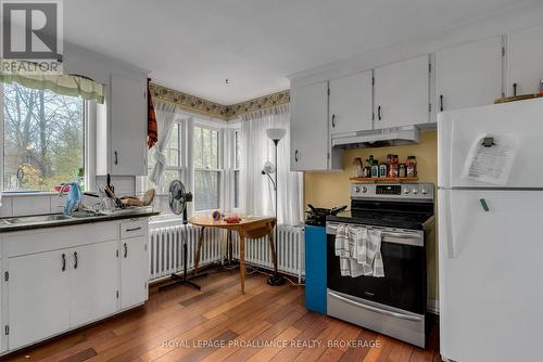 485 Victoria Street, Kingston (Central City East), ON - Indoor Photo Showing Kitchen