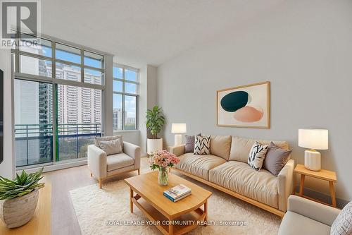 902 - 1901 Yonge Street, Toronto, ON - Indoor Photo Showing Living Room