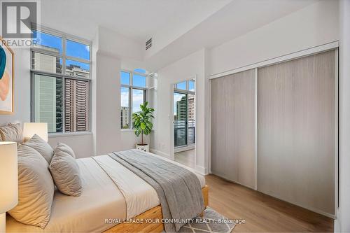 902 - 1901 Yonge Street, Toronto, ON - Indoor Photo Showing Bedroom