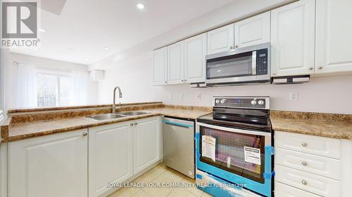 82 Goode Street, Richmond Hill, ON - Indoor Photo Showing Kitchen With Double Sink