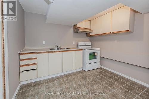 894 Strasburg Road, Kitchener, ON - Indoor Photo Showing Kitchen With Double Sink