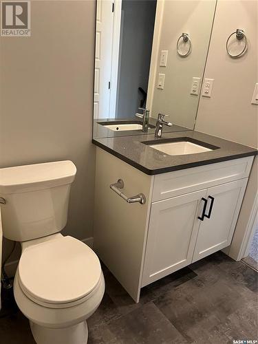 16 525 Mahabir Lane, Saskatoon, SK - Indoor Photo Showing Bathroom