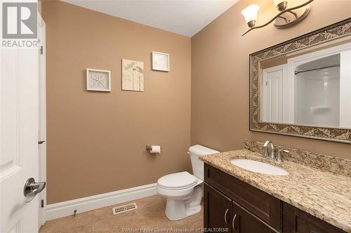 941 Banwell Road, Windsor, ON - Indoor Photo Showing Bathroom