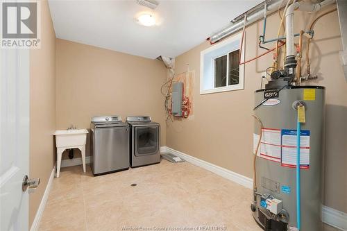 941 Banwell Road, Windsor, ON - Indoor Photo Showing Laundry Room