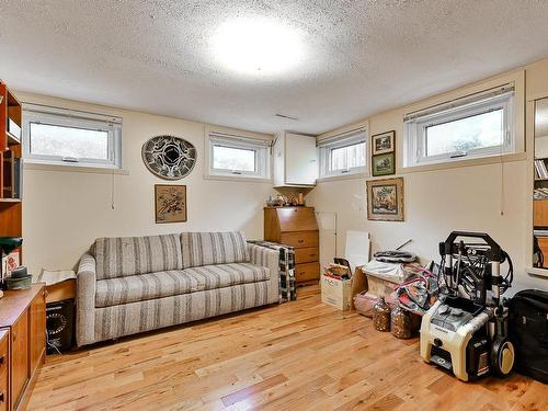 Salle familiale - 2646 Crois. Marseille, Brossard, QC - Indoor