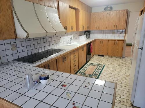 7 Lakeview Drive, Terrace Bay, ON - Indoor Photo Showing Kitchen