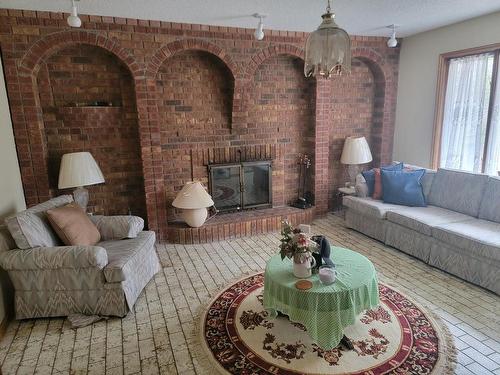 7 Lakeview Drive, Terrace Bay, ON - Indoor Photo Showing Living Room With Fireplace