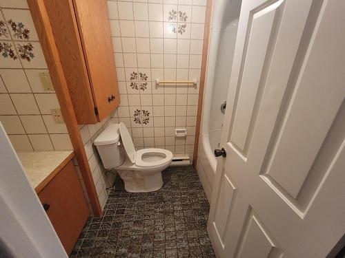 7 Lakeview Drive, Terrace Bay, ON - Indoor Photo Showing Bathroom