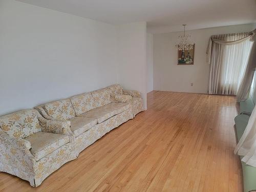 7 Lakeview Drive, Terrace Bay, ON - Indoor Photo Showing Living Room